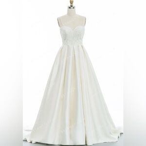 Elegant White Lace Strapless Dress